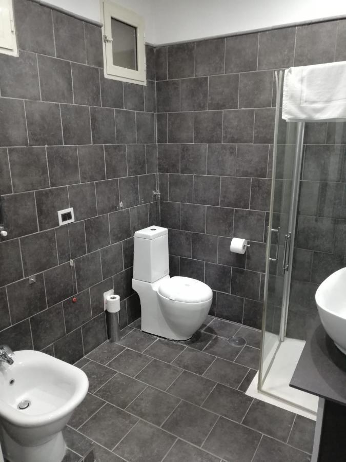 Yacht Club Angioino Hotel Наполи Екстериор снимка