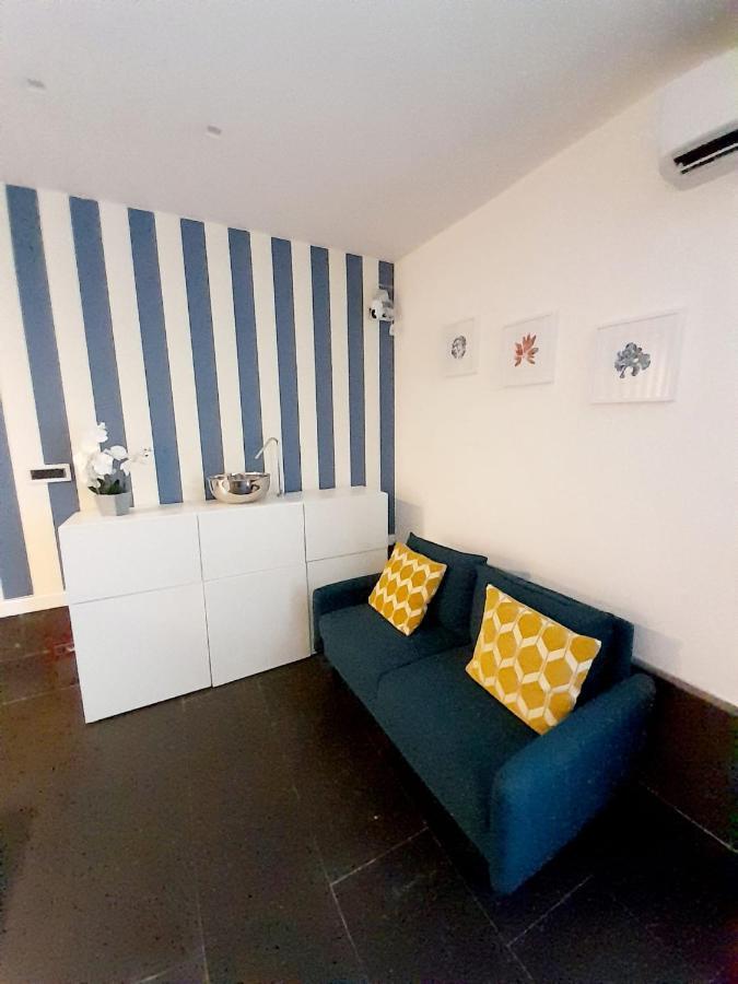 Yacht Club Angioino Hotel Наполи Екстериор снимка