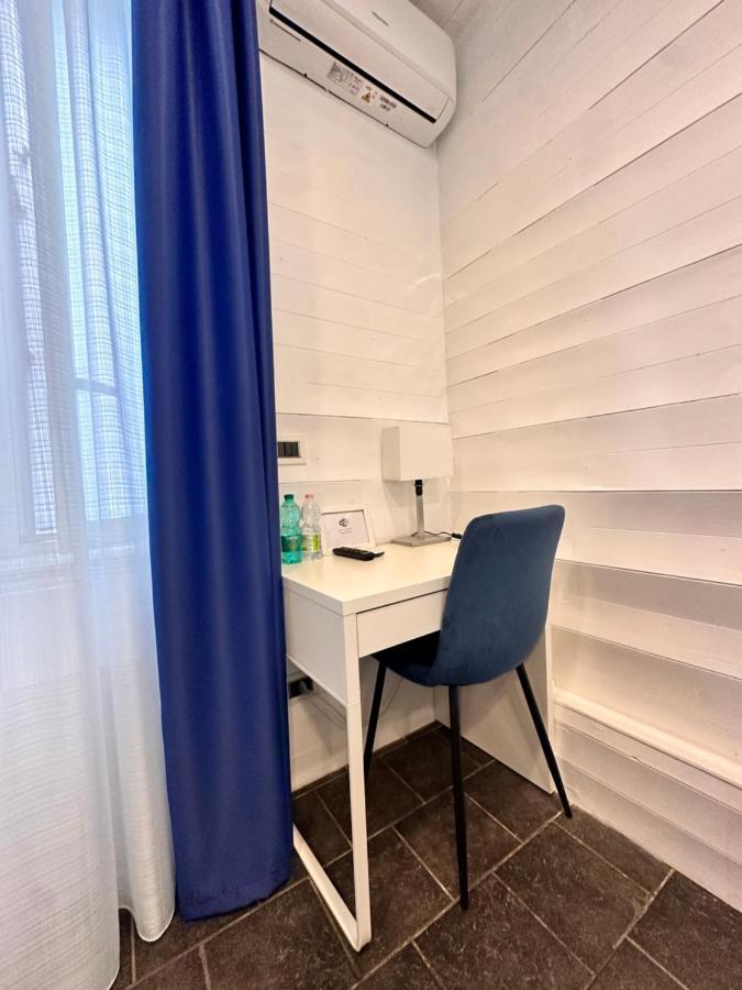 Yacht Club Angioino Hotel Наполи Екстериор снимка